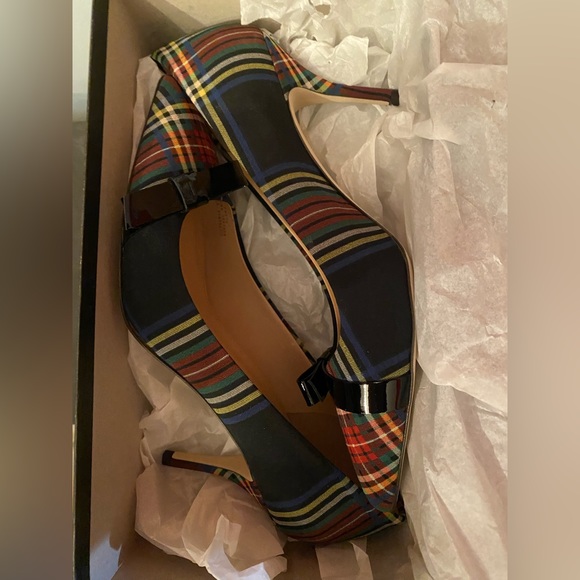 J.Crew plaid fabric pump with patent leather bow across toe. - Picture 4 of 4